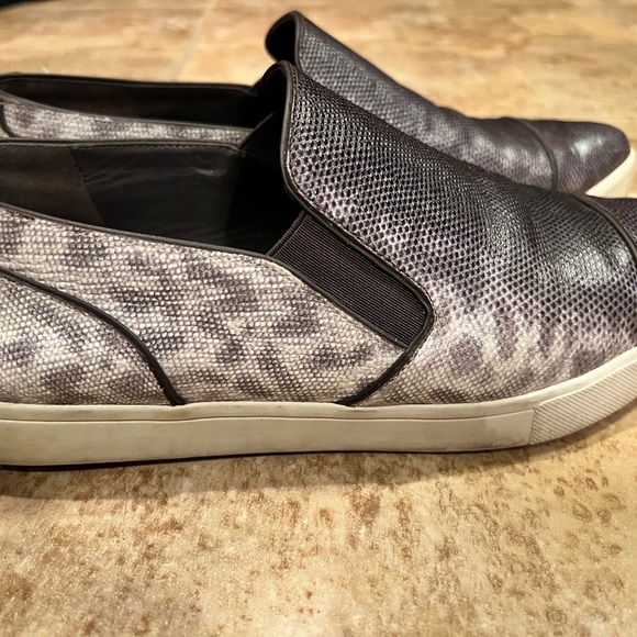 Vince runner size 8 but fits more like a 9 - Picture 2 of 8